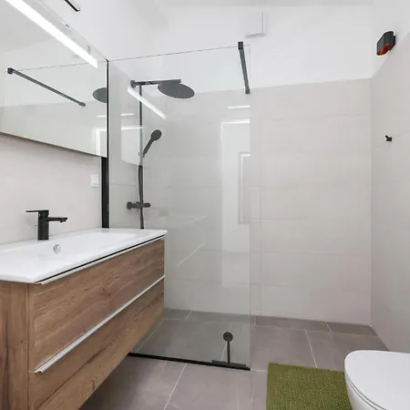 Casa de Férias Pet Friendly In With Sauna Bibinje