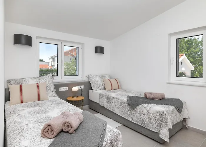 Pet Friendly In With Sauna Holiday home Bibinje