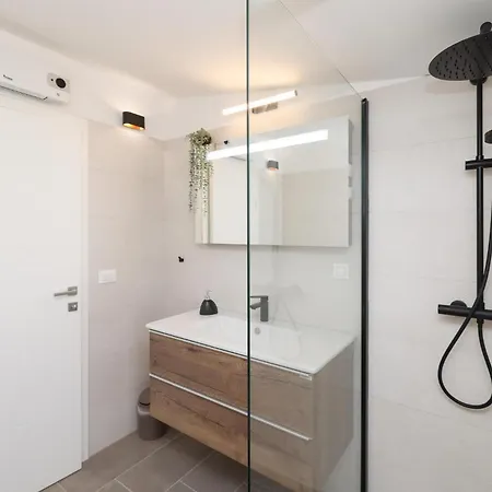 Holiday home Awesome In With Sauna Bibinje